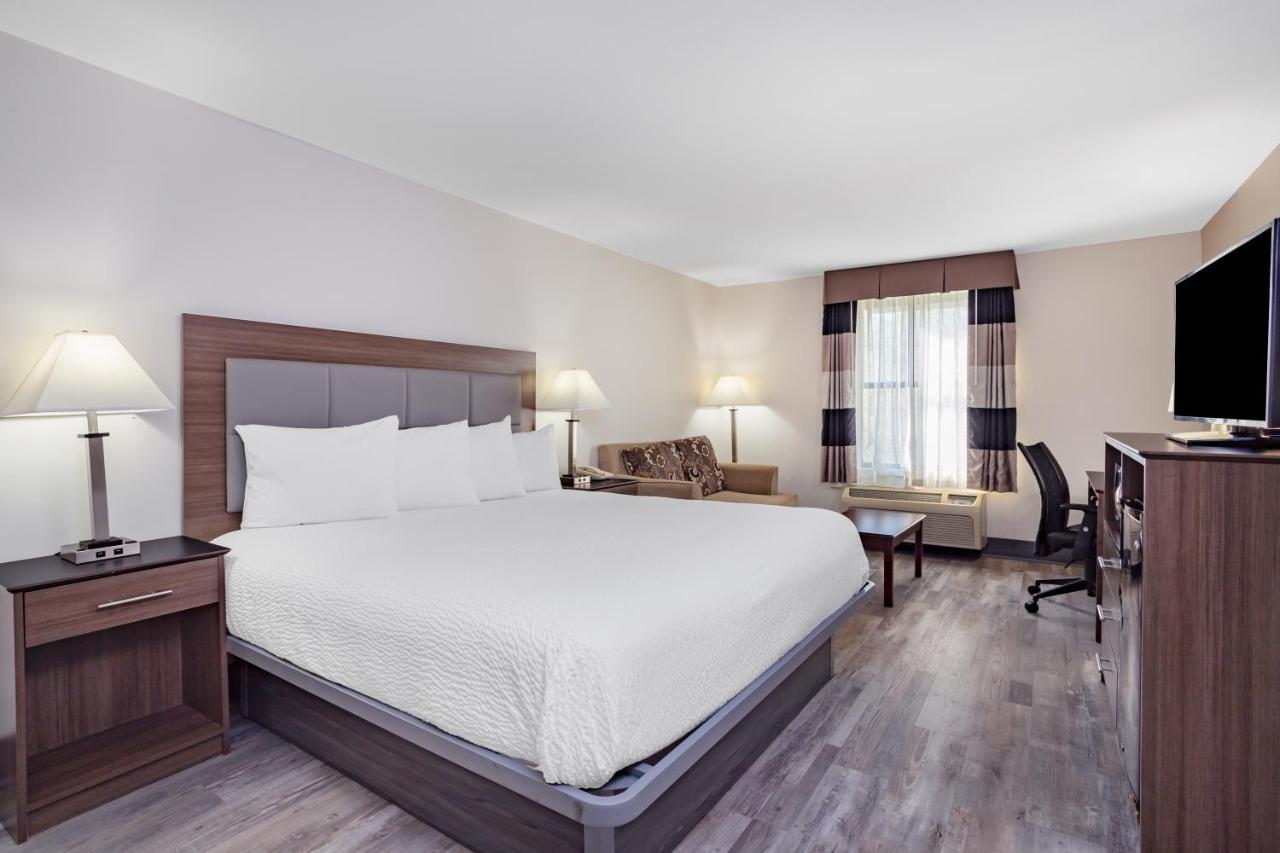 Ramada By Wyndham Hendersonville Exteriér fotografie