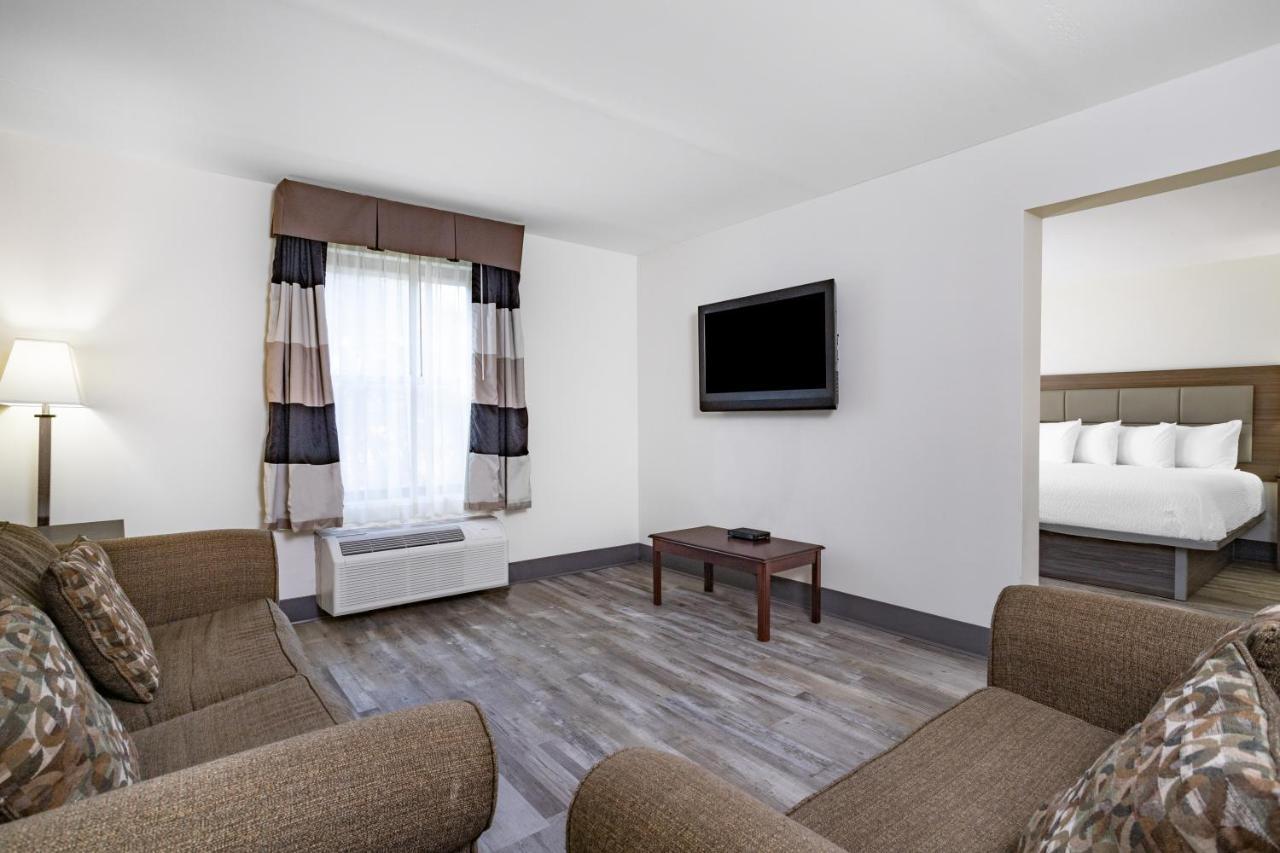 Ramada By Wyndham Hendersonville Exteriér fotografie
